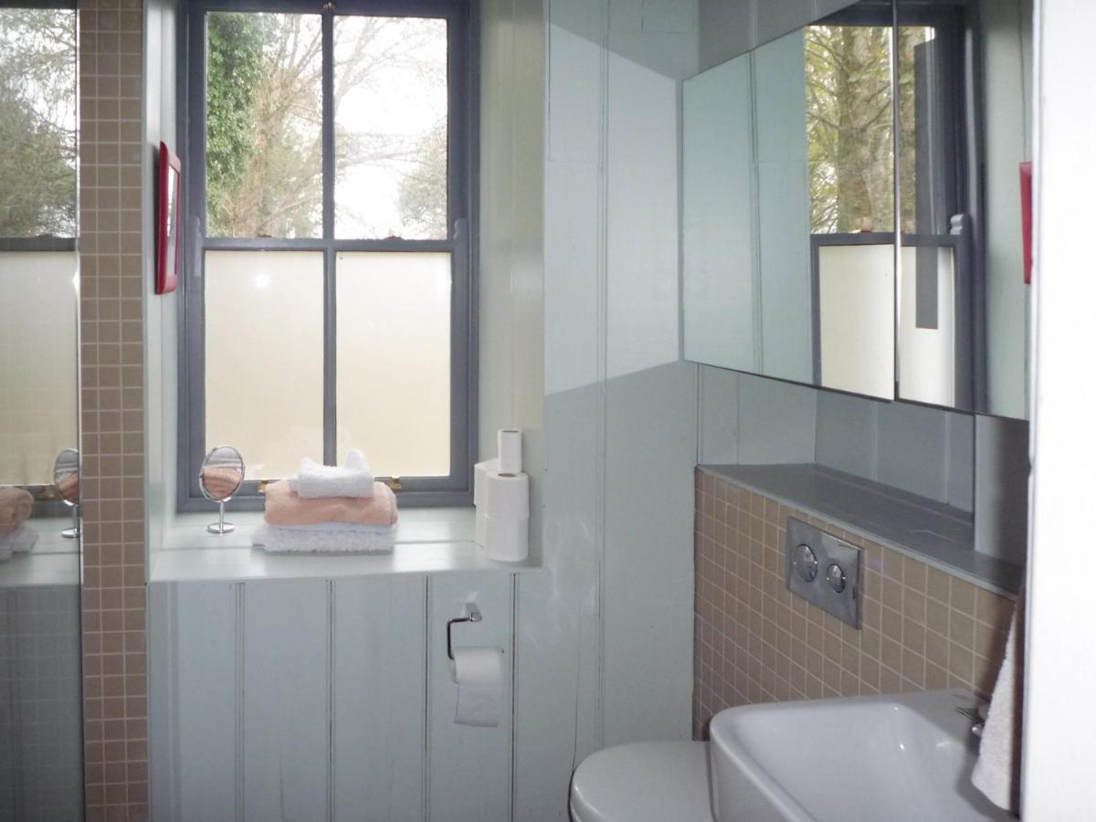 Ballyquirke House By Trident Holiday Homes Moycullen エクステリア 写真